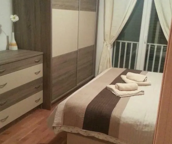 Kartini Apartamento Nin